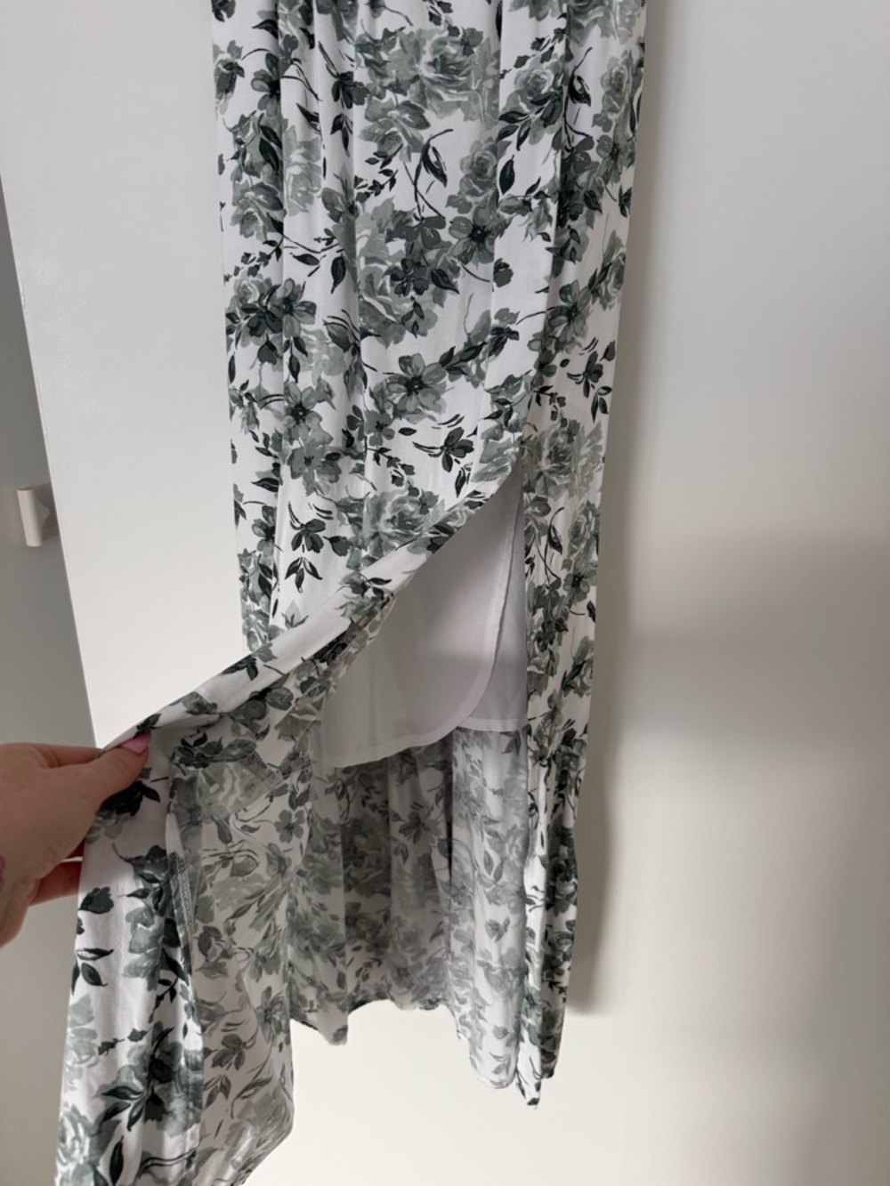 Hollister Maxi Dress - Picture 2 of 4